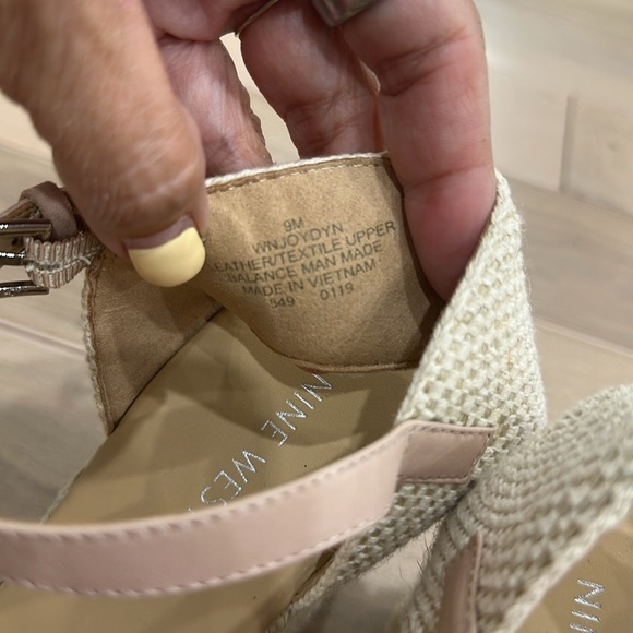 Nine West Jordyn espadrille pump Wedge Sandals
Size 9 - Picture 8 of 8